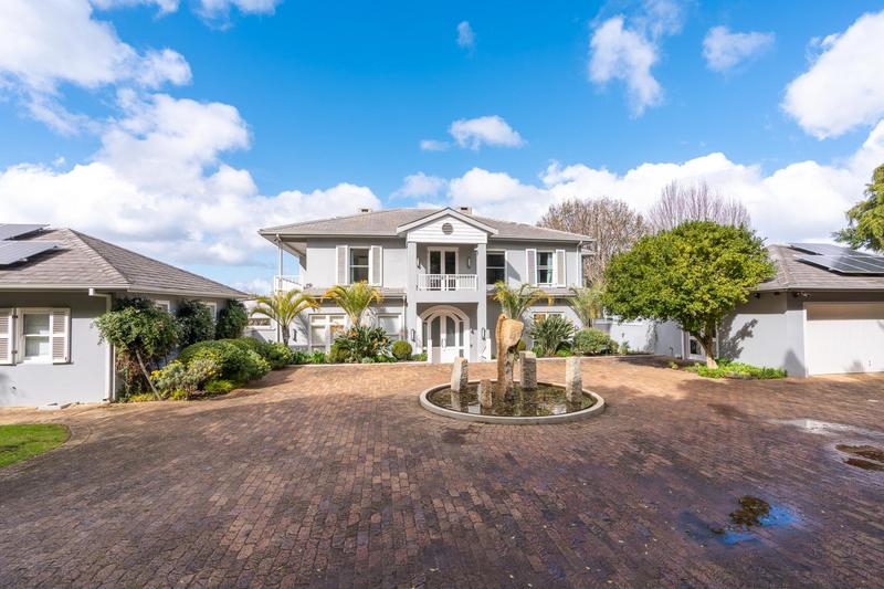 5 Bedroom Property for Sale in Constantia Western Cape